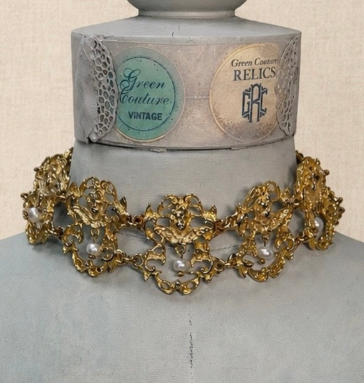 030 — Gilded Lace