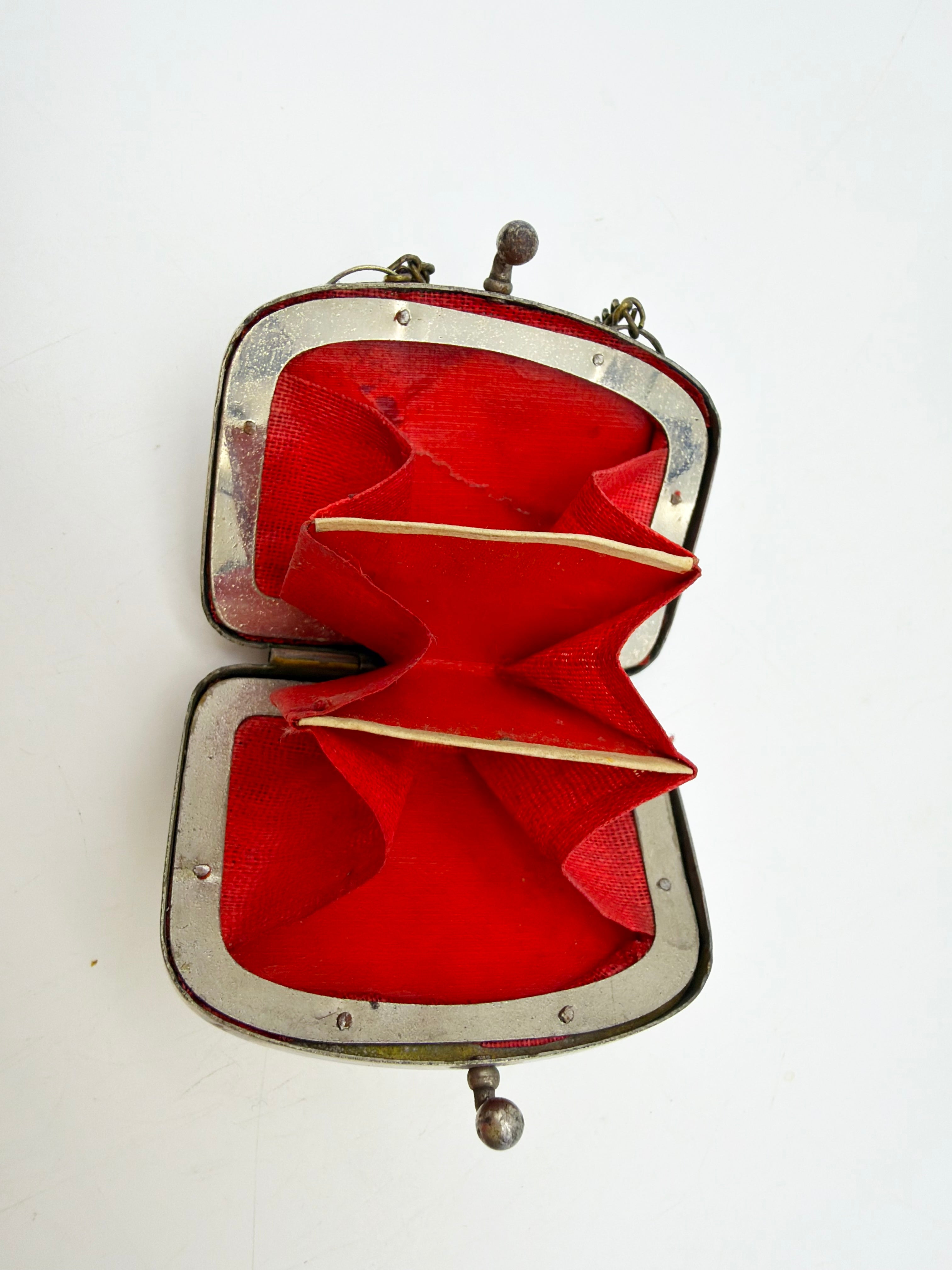 039 — The Pearlwing Purse