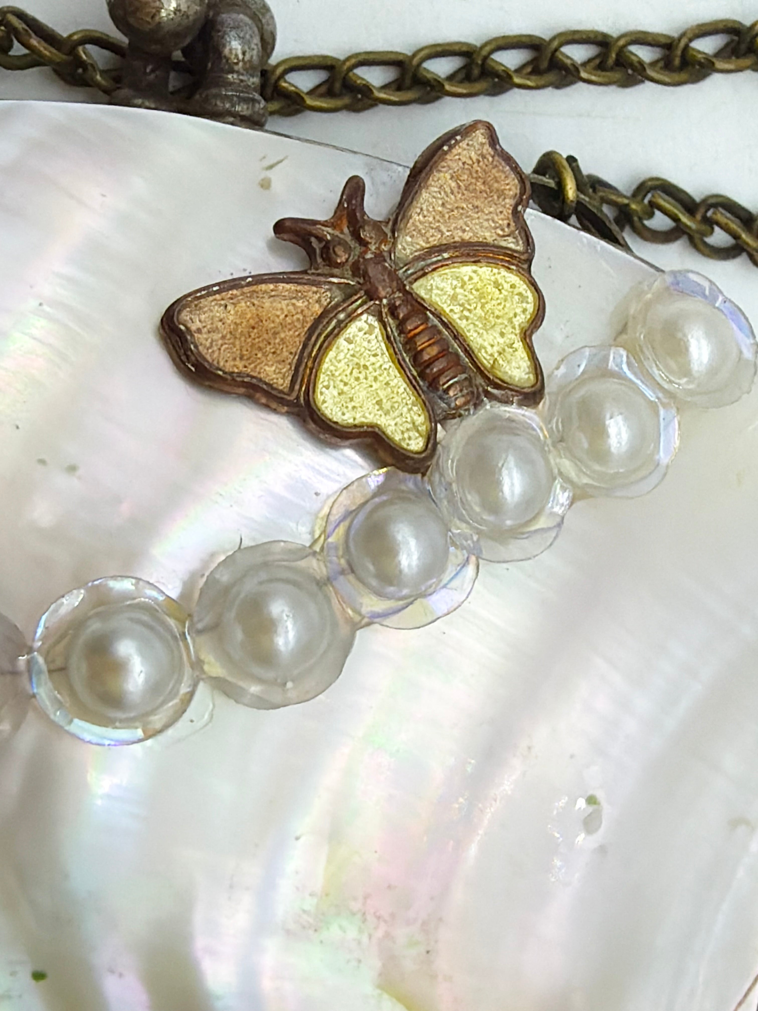 039 — The Pearlwing Purse